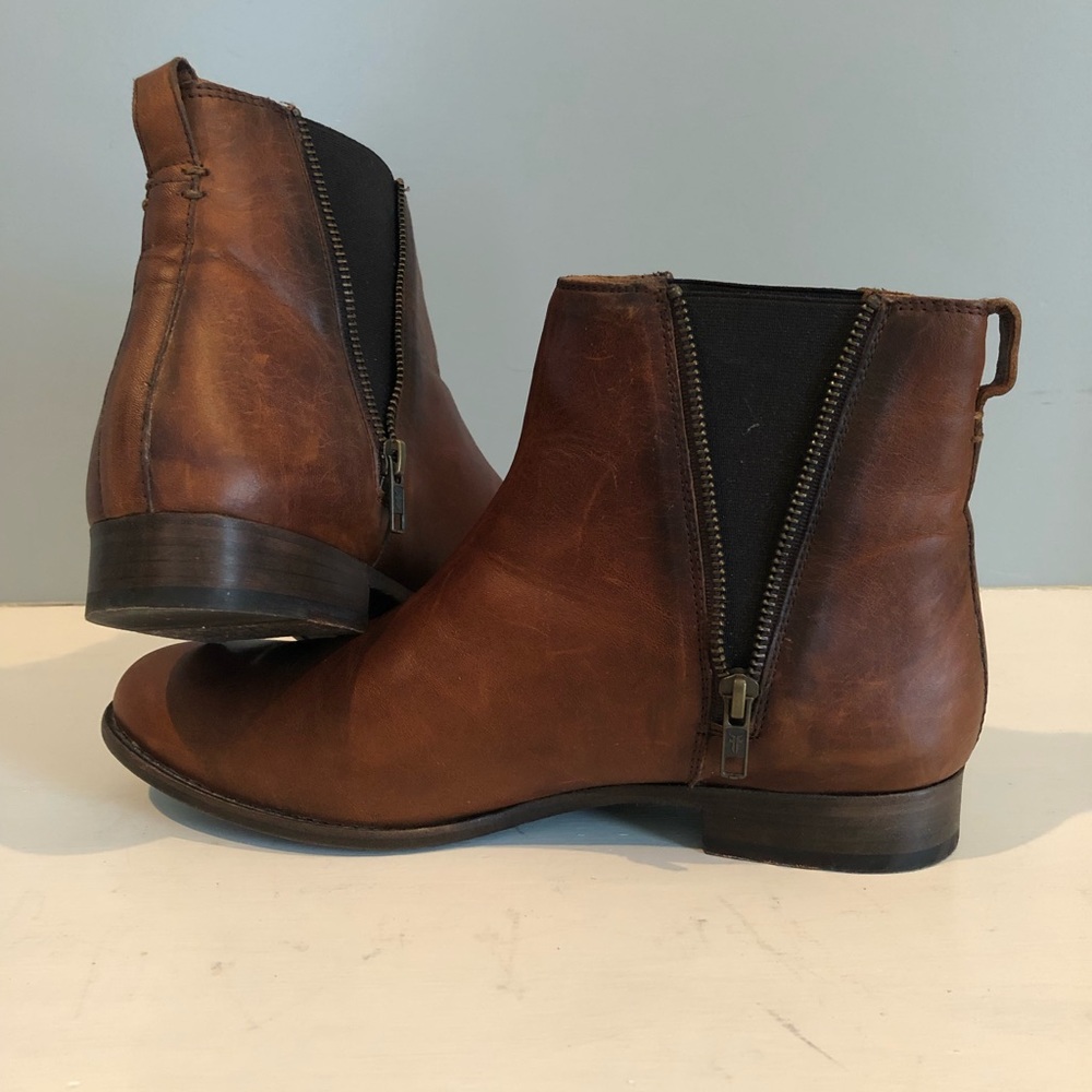 FRYE Chelsea Boot